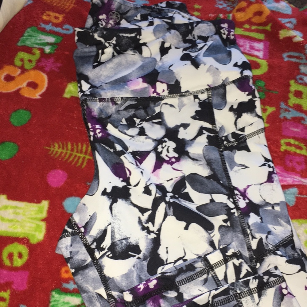 Capri leggings.